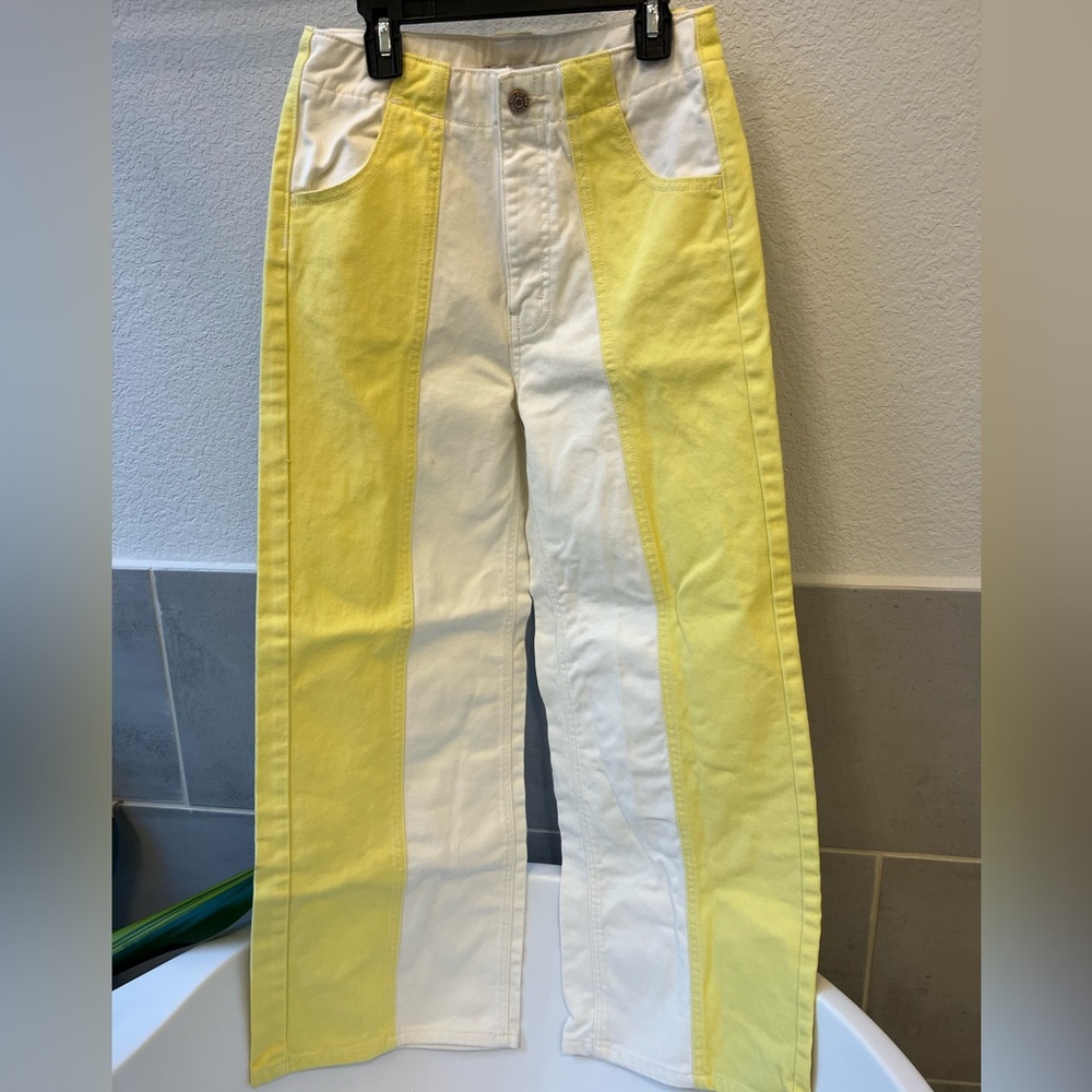 BDG Women’s High & Wide Women’s Jeans | Size 26